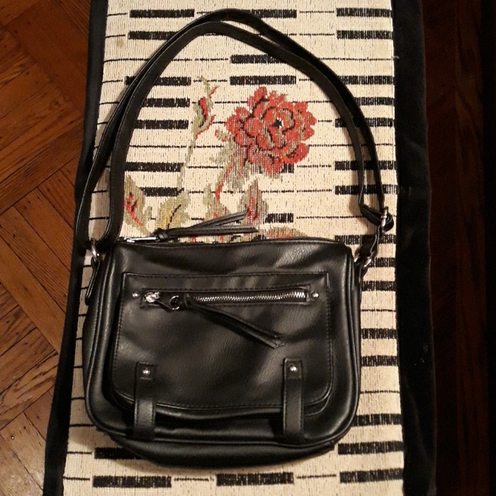 Adjustable crossbody bag